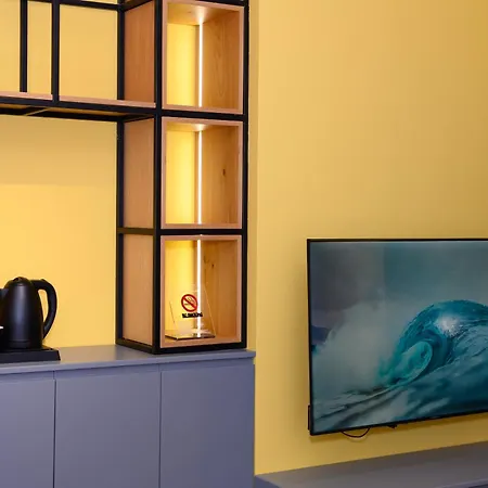 Adore Apartment *