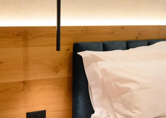 Adore * ティラナ